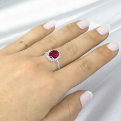 Anillo oval rubí estilo Ladydi